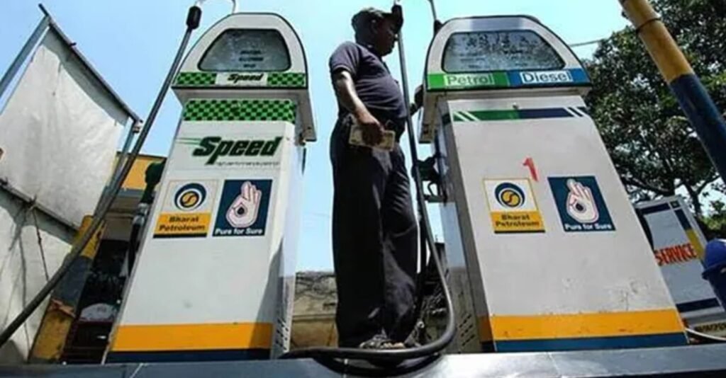 Business: આજે પેટ્રોલ અને ડિઝલના ભાવમાં કેટલો વધારો થયો? જાણો અમદાવાદ સહિતના શહેરોમાં શું છે આજનો રેટ