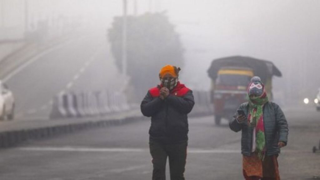 Weather News: ગુજરાતમાં અચાનક ઠંડીમાં વધારો થયો, ઠંડા પવનો ફૂંકાતા લોકો ઠૂંઠવાયા