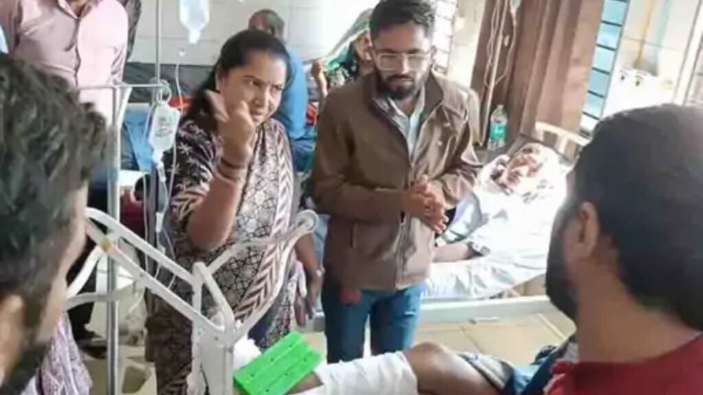 Banaskantha News: સાંસદ ગેનીબેનની ગાડીએ અડફેટે લેતા યુવકને ગંભીર ઈજા પહોંચી, પીડિત યુવકના પરિવારે કહ્યું અમે કાર્યવાહી કરીશું