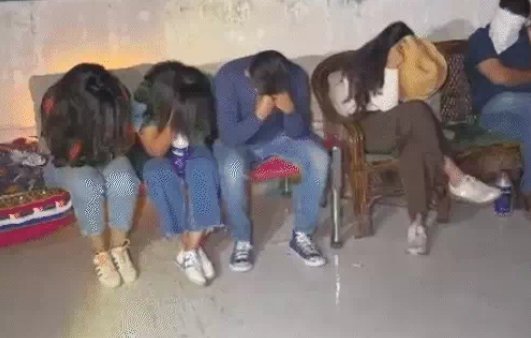 Ahmedabad News: વાસી ઉતરાણના દિવસે હાઈ પ્રોફાઈલ નશાની મહેફિલ પર રેડ, પોલીસે રંગમાં ભંગ પાડી 4 યુવતીઓ સહિત 16 લોકોને ઝડપ્યા