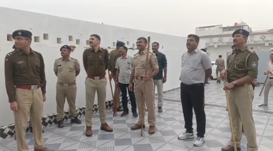 Surendra Nagar : SP પ્રેમસુખ ડેલુએ બુટલેગરો અને ખનીજ માફિયાઓ સામે તવાઈ બોલાવી, ઘરે જઈને ચેકિંગ હાથ ધર્યું