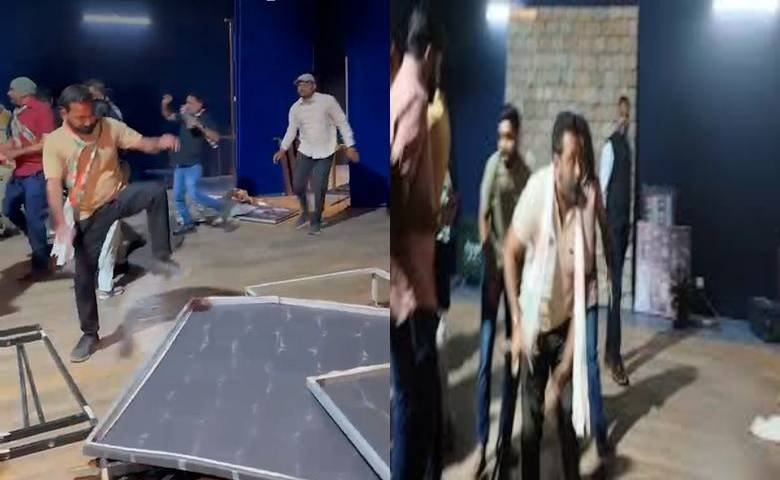 congress protests i am nathuram godse play