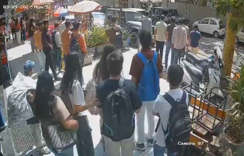 Ahmedabad News: અમદાવાદમાં બેખૌફ બનેલા ગુનેગારો, બુટલેગર કિશોર લંગડાના પૌત્રએ રિવોલ્વર બતાવી વિદ્યાર્થીને ધમકી આપી