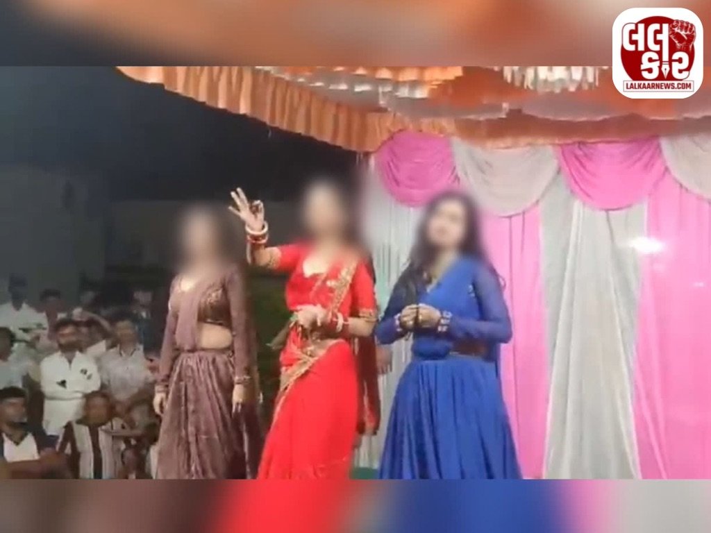 માં અંબાના પંડાલમાં ‘શીલા કી જવાની’ ગીતો વગાડનારા બેજવાબદાર આયોજકો સામે કડક FIRની માંગ